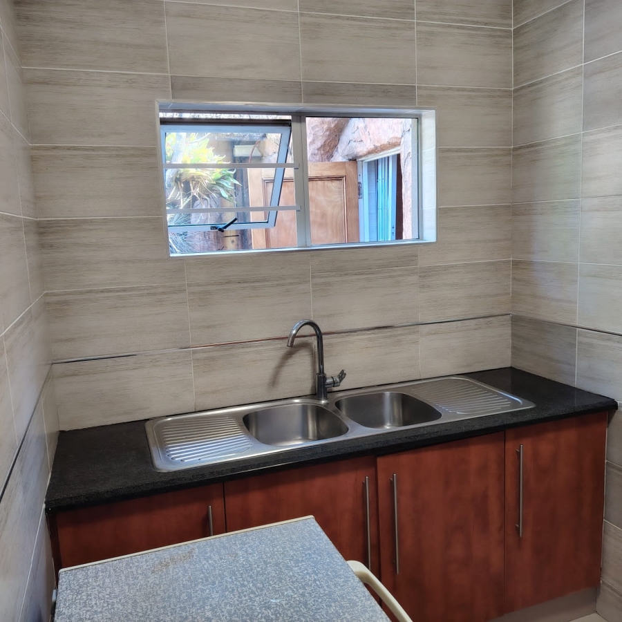 6 Bedroom Property for Sale in Haven Hills Eastern Cape